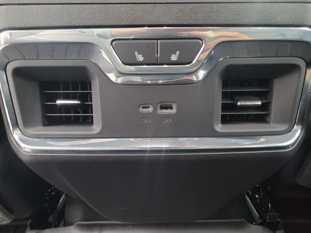 Used 2025 White GMC Denali image 17