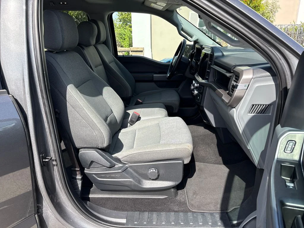 Certified Used 2025 Gray Ford XLT image 7