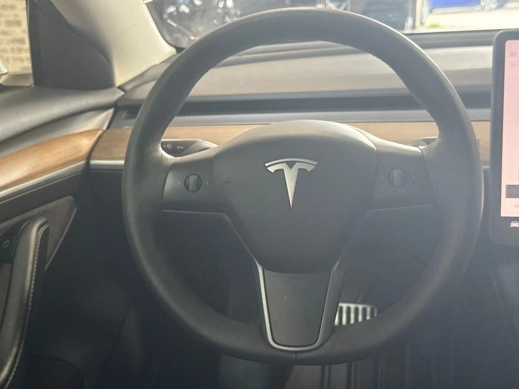 Used 2022 Midnight Silver Metallic Tesla Long Range image 17