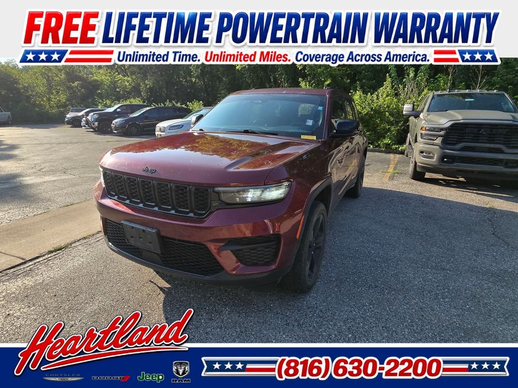 Used 2023 Red Jeep Altitude X image 1