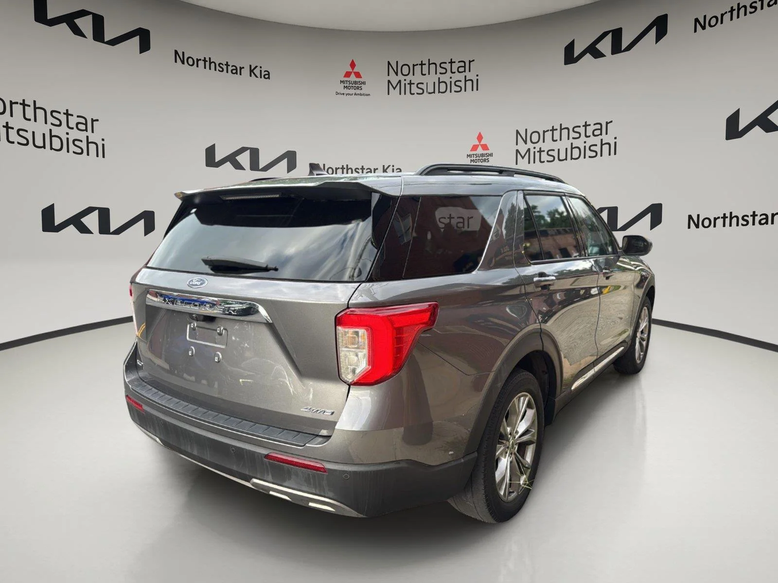 Used 2022 Carbonized Gray Metallic Ford XLT image 7