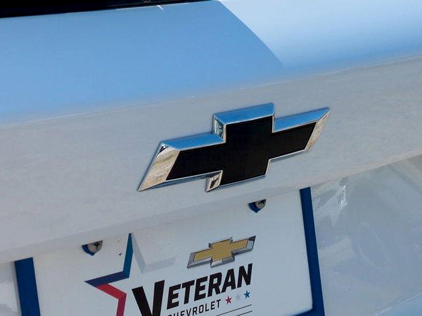 New 2026 Summit White Chevrolet 2RS image 29