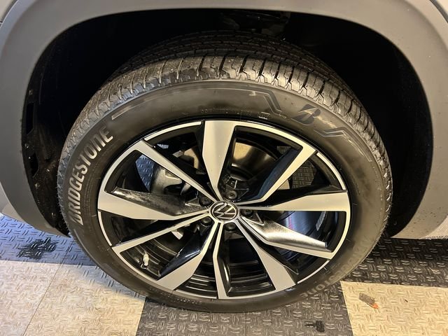 New 2026 Gray Volkswagen 2.0T SEL Premium R-Line image 9