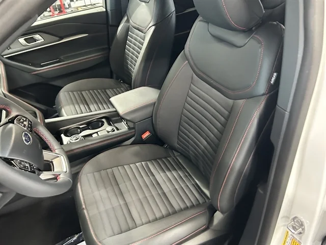 New 2026 Star White Metallic Tri-Coat FORD ST-Line image 16