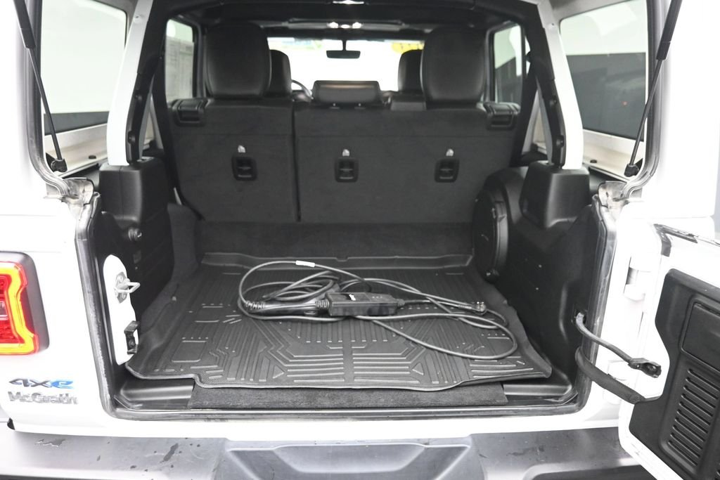 Used 2023 White Jeep Rubicon 4xe image 11