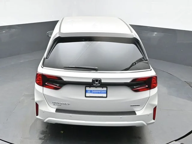 Used 2025 Platinum White Pearl Honda Touring image 46