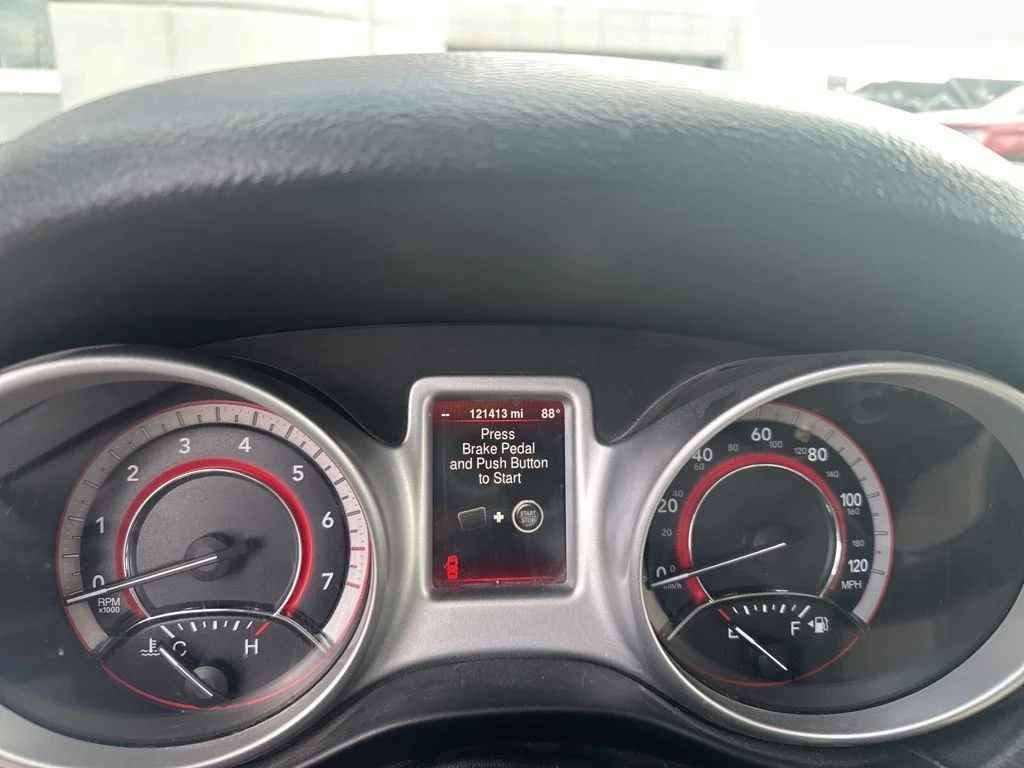 Used 2015 White Dodge Limited image 6