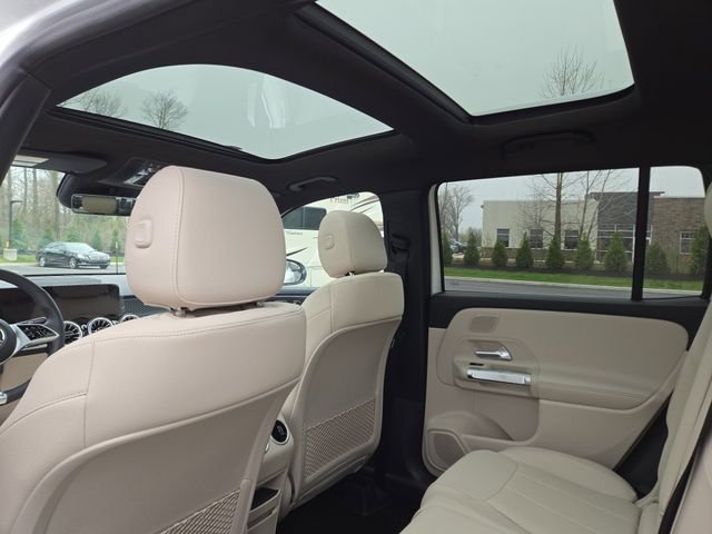 New 2026 Polar White Mercedes-Benz GLB250 image 28