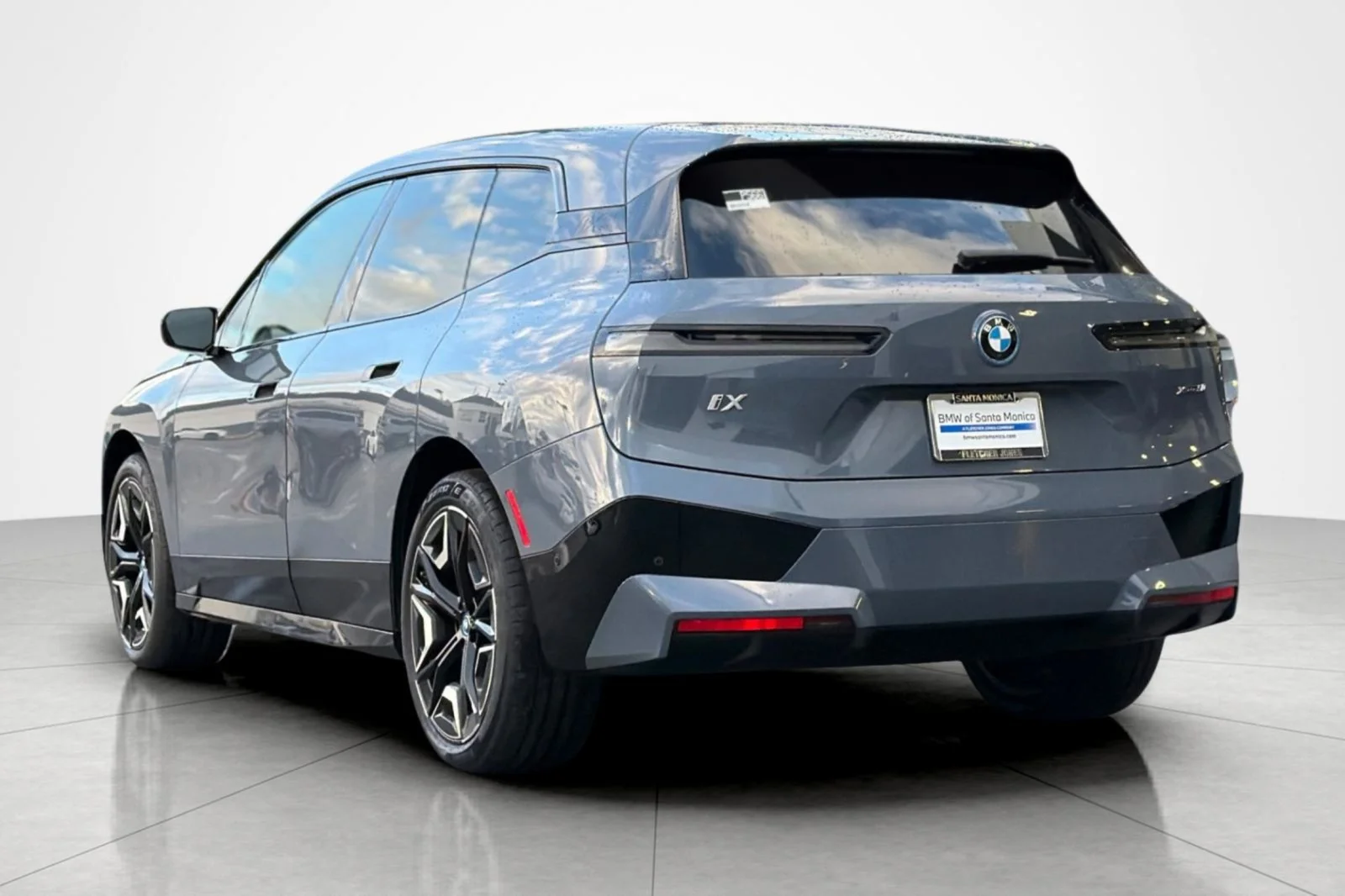 Used 2024 Storm Bay Metallic BMW xDrive50 image 3