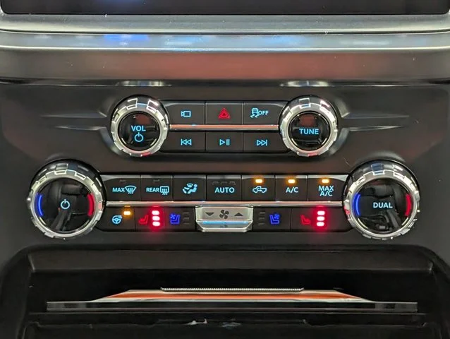 New 2026 Oxford White Ford F-250® Lariat® image 43