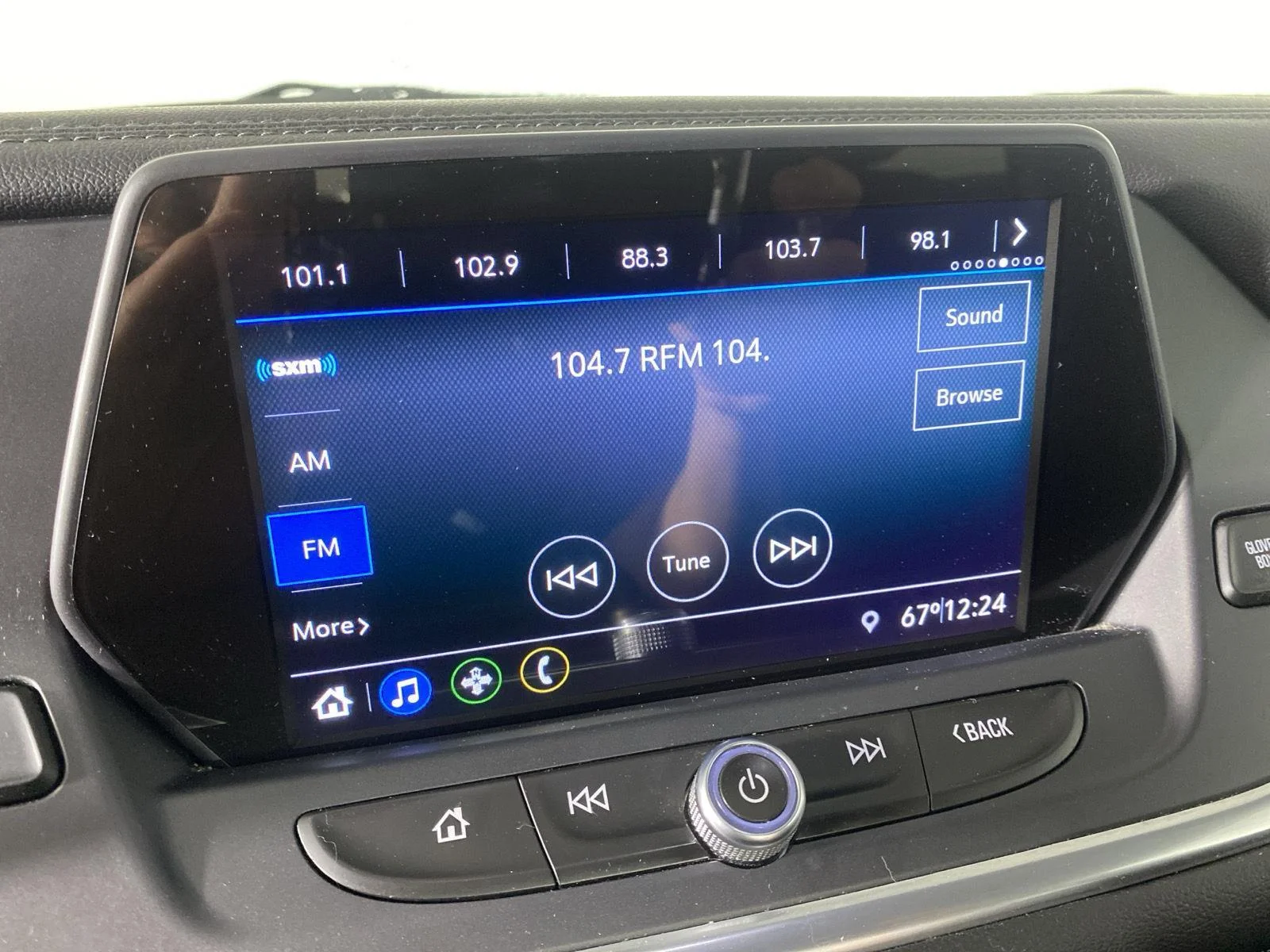 Used 2020 CAJUN RED TINTCOAT Chevrolet LT image 17