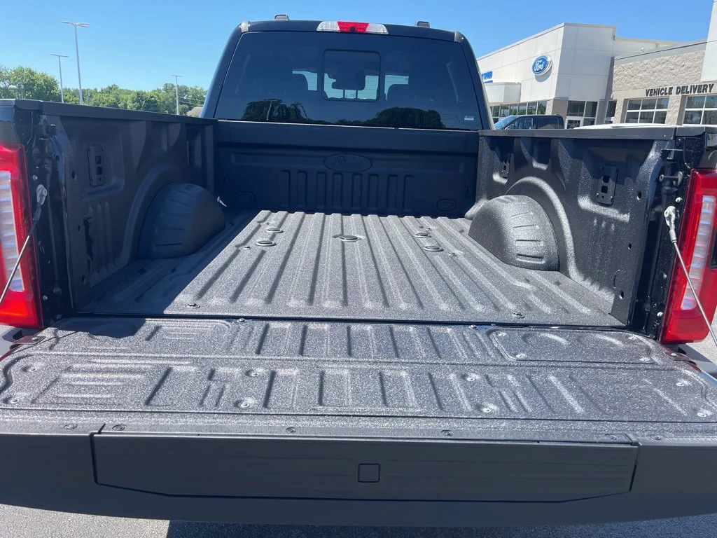 New 2026 Agate Black Metallic Ford F-250® Lariat® image 5