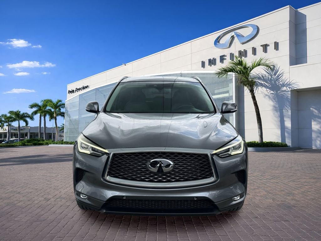Used 2019 Gray INFINITI ESSENTIAL image 2