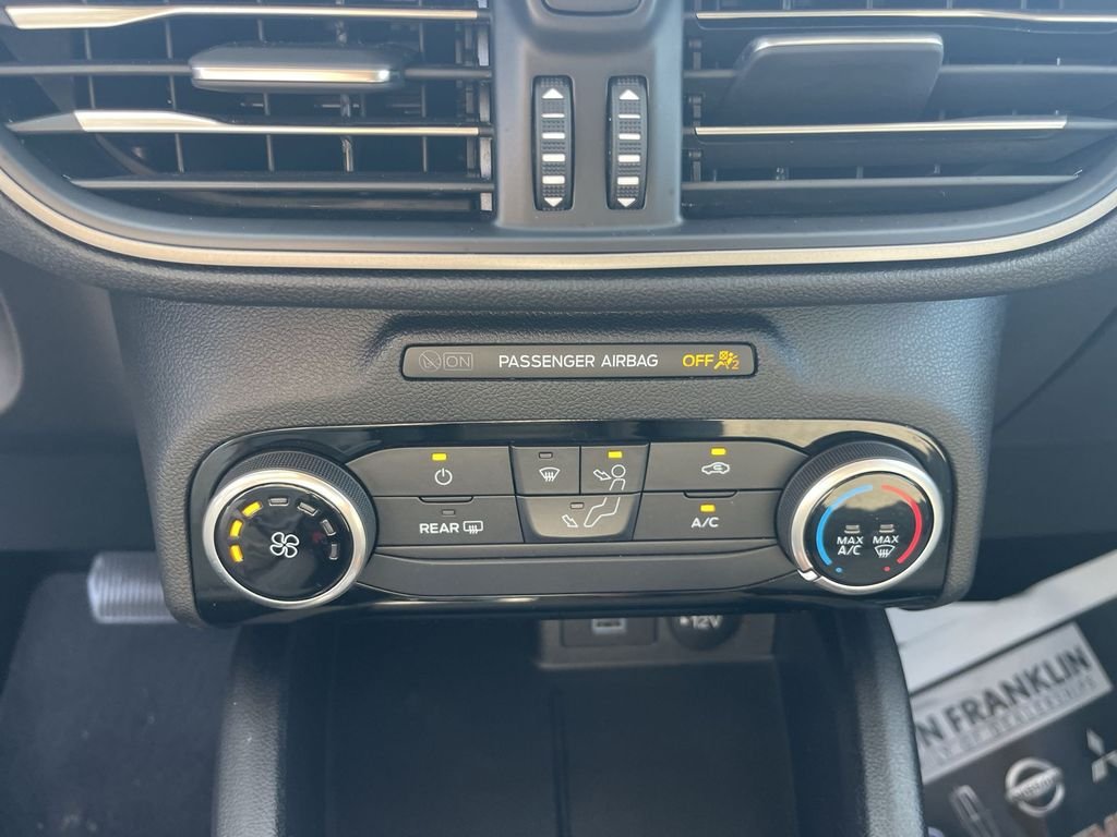 Used 2022 Gray Ford SE image 19