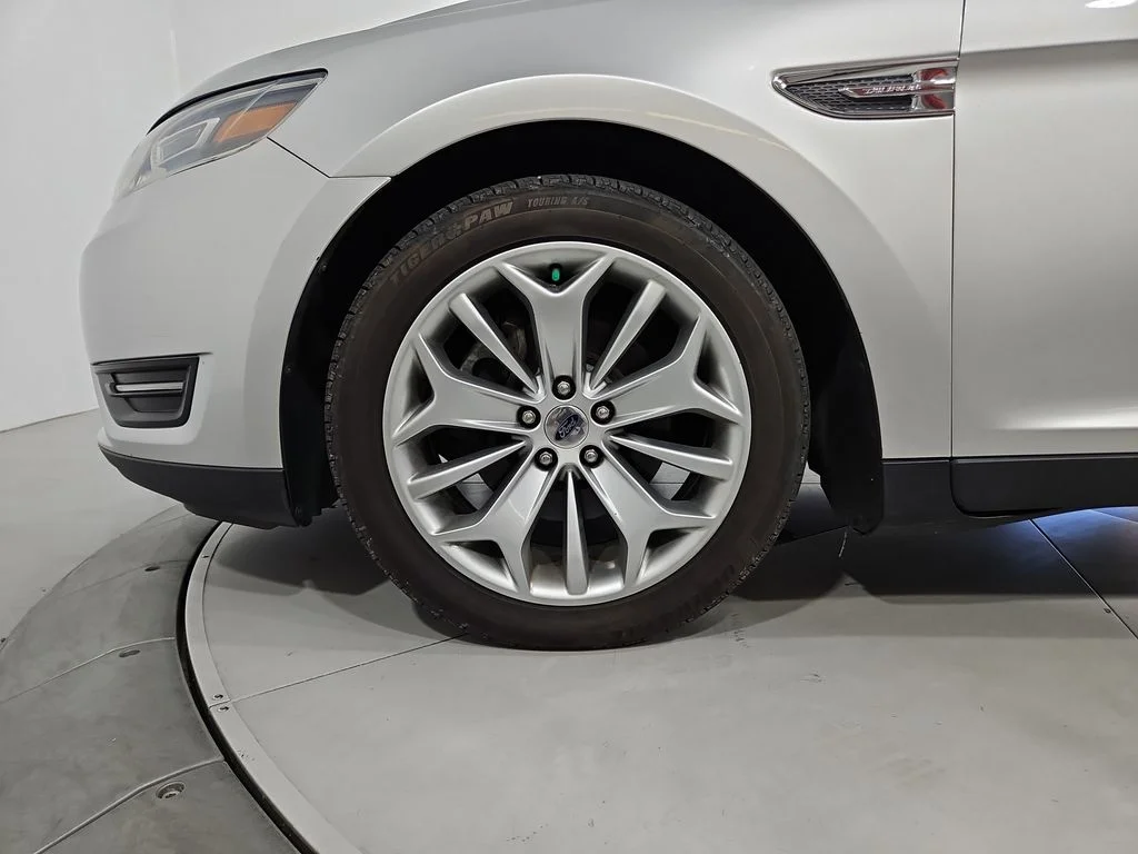 Used 2016 Ingot Silver Ford Limited image 26