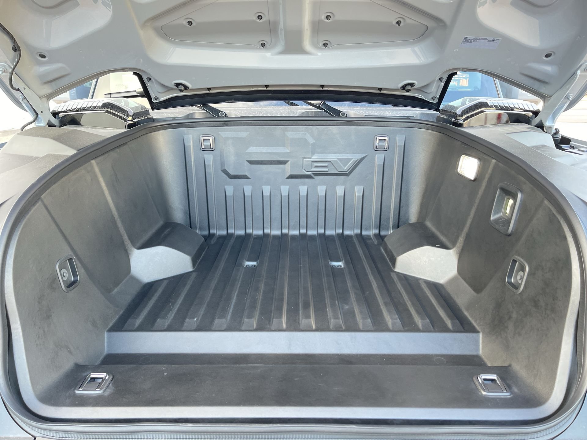 2025 GMC HUMMER EV 2X - Photo 51