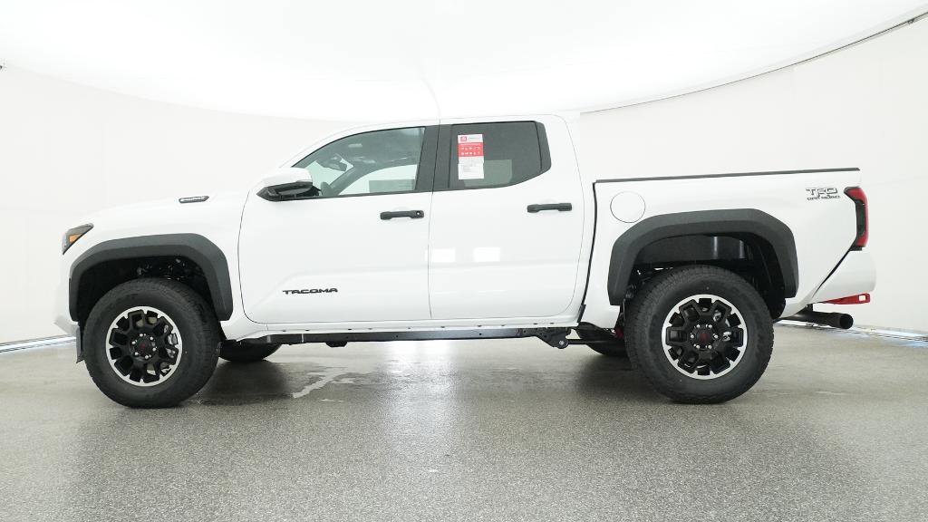 Used 2025 White Toyota  image 10