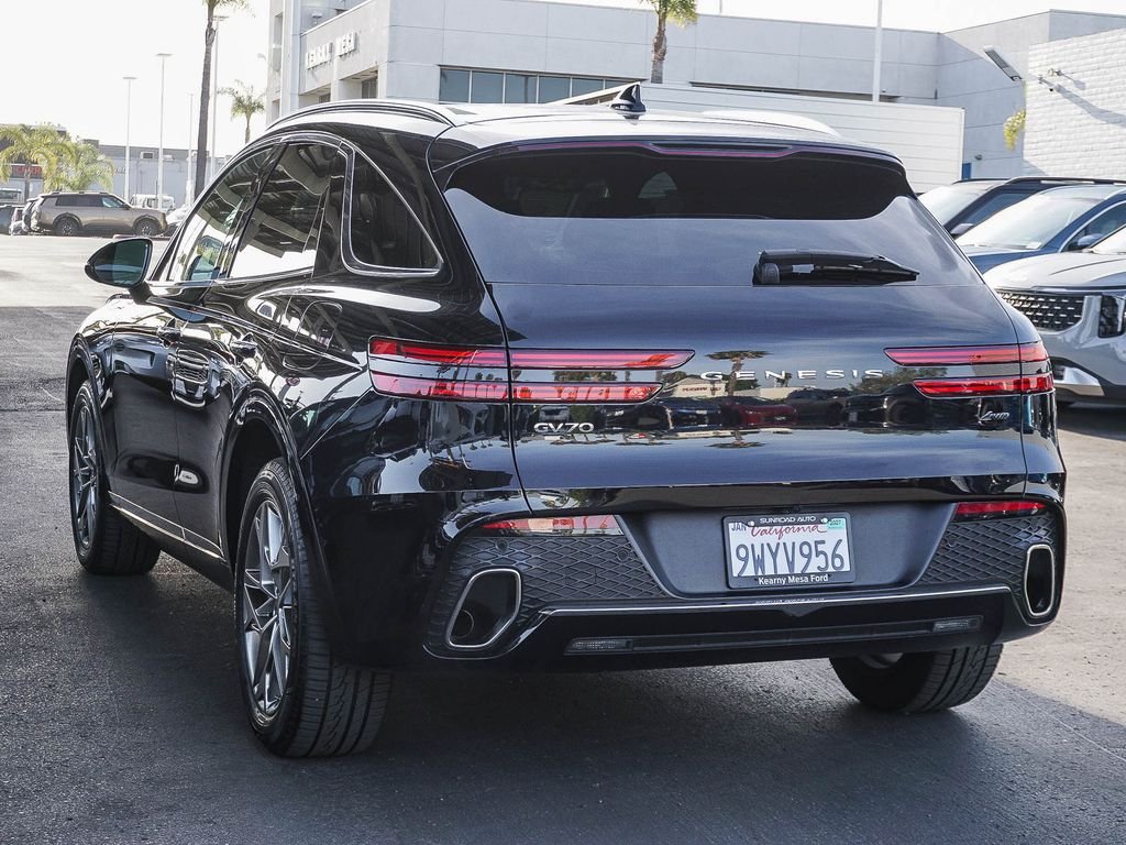 Used 2025 Black Genesis 2.5T image 5