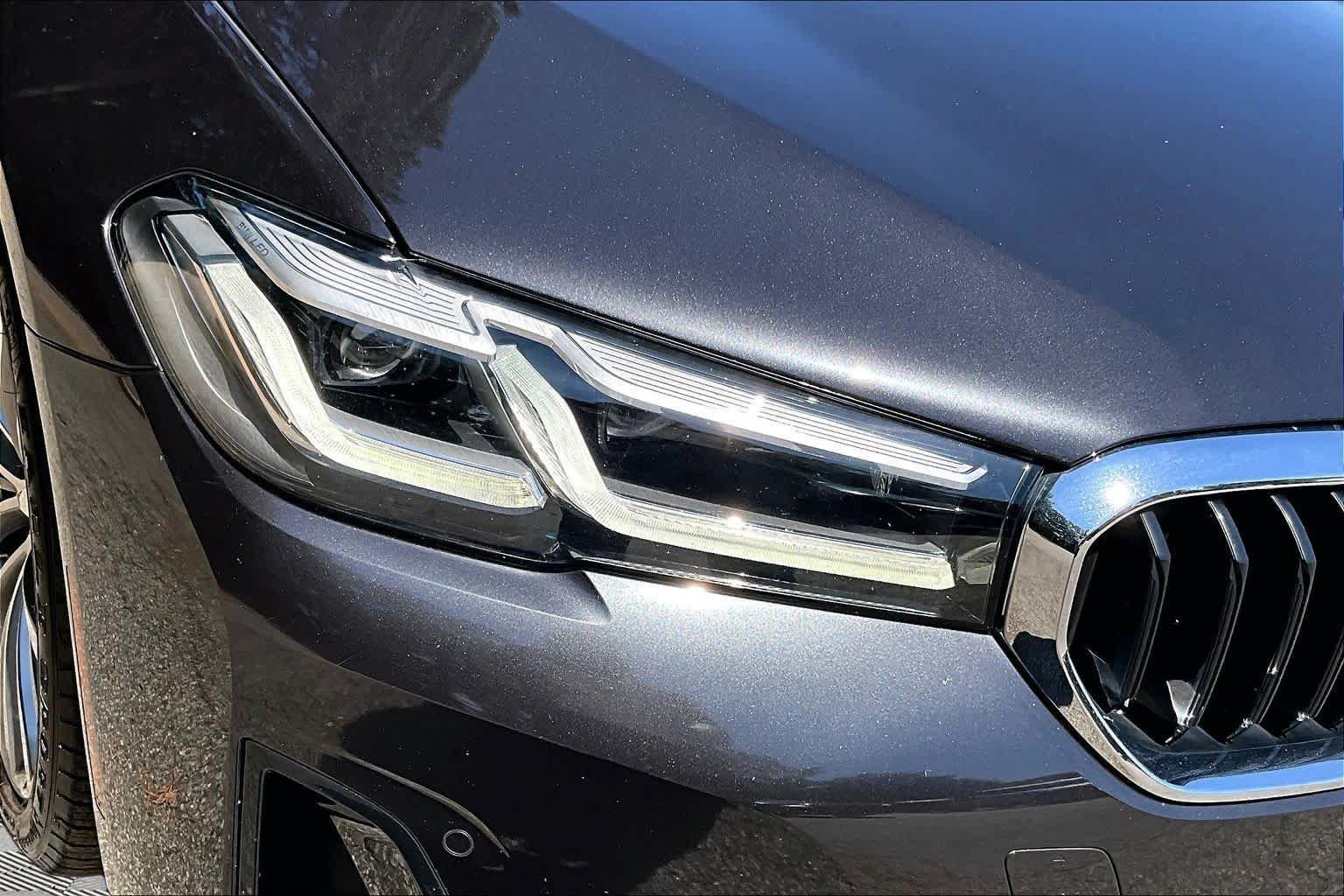 Used 2022 Dark Graphite Metallic BMW 530i image 28