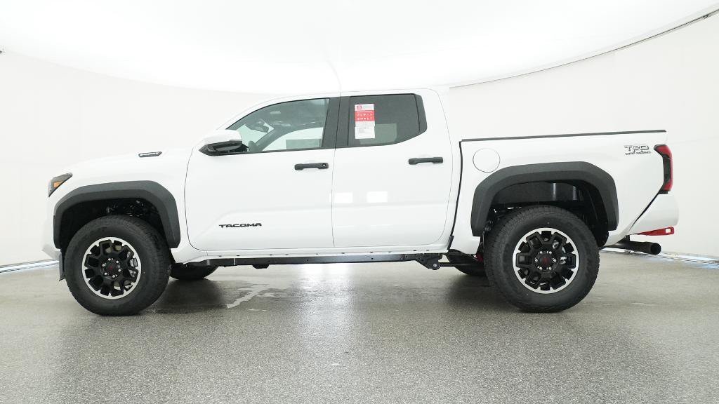Used 2025 White Toyota  image 10