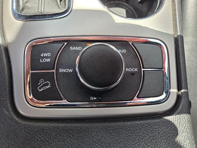 Used 2019 Black Jeep Limited image 31
