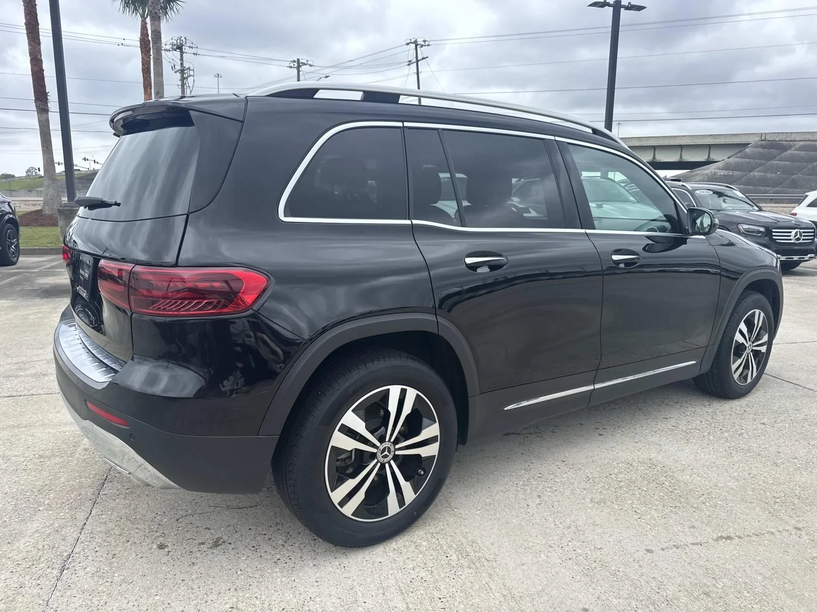 Certified Used 2025 Black Mercedes-Benz GLB 250 image 5