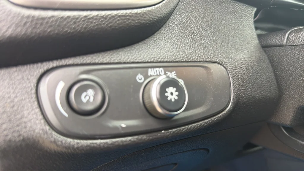 Used 2020 Pacific Blue Metallic Chevrolet LT image 20