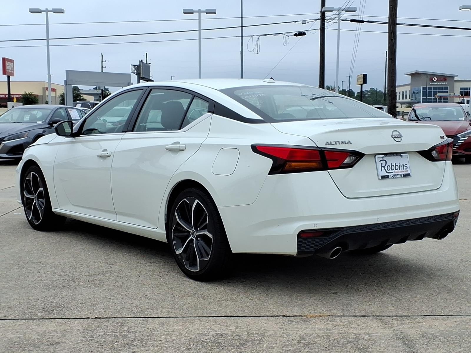 2023 Nissan Altima 2.5 SR White at G Motors