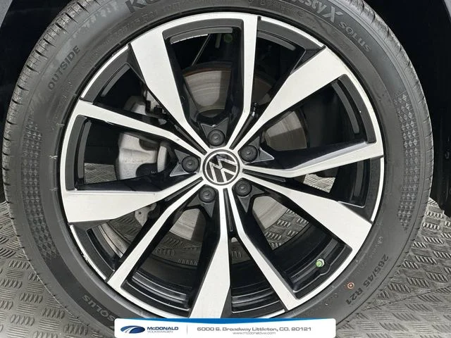Used 2024 Black Volkswagen 2.0T SEL Premium R-Line image 10