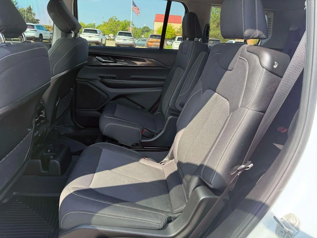 Used 2023 White Jeep Laredo image 13