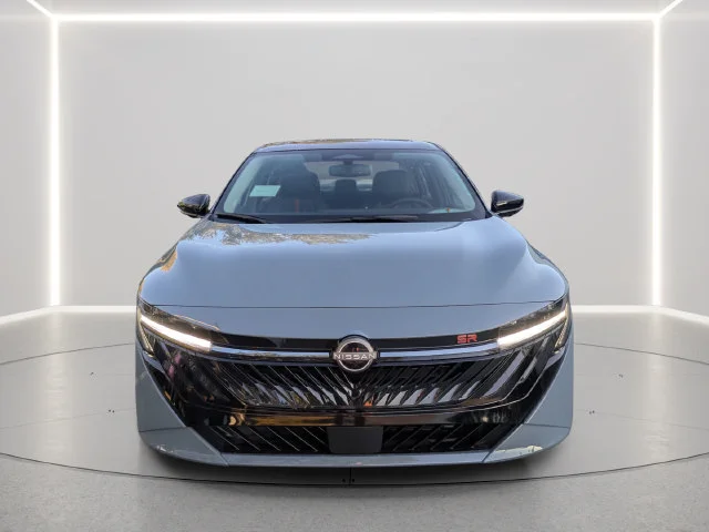 New 2027 Atlantic Gray Metallic / Super Black Two-tone Nissan SR image 6