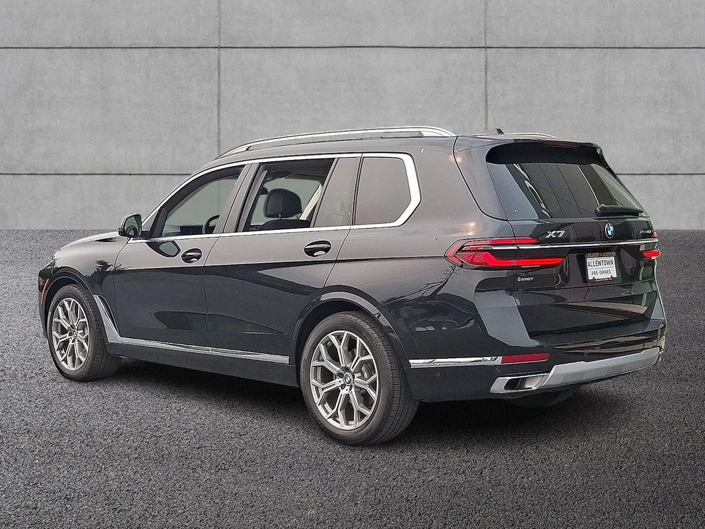 Used 2024 Black Sapphire Metallic BMW xDrive40i image 6