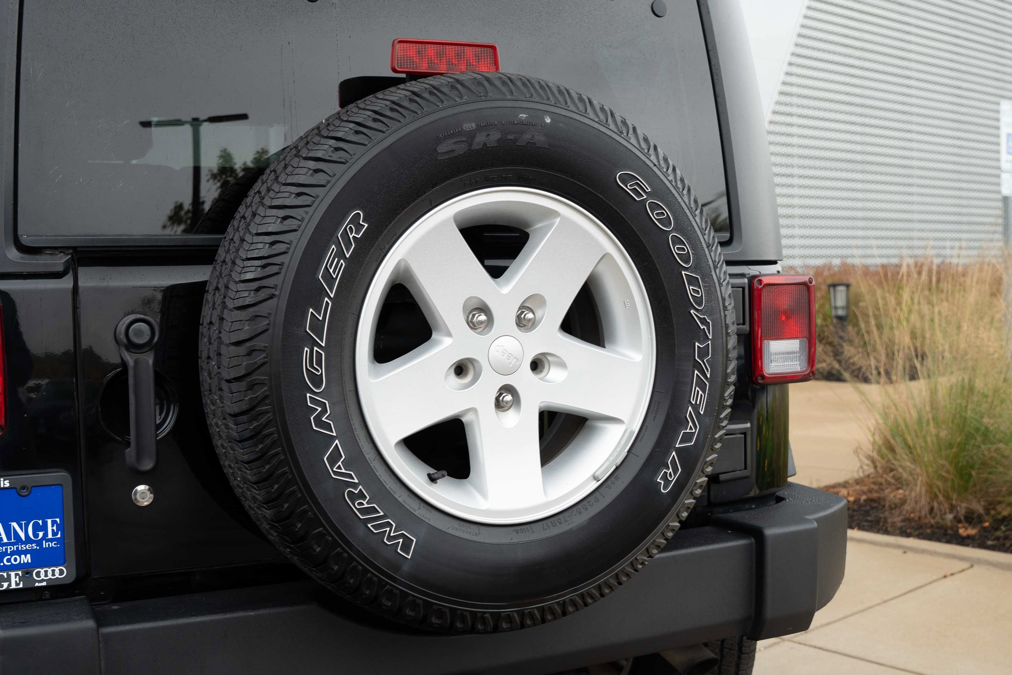 Used 2017 Black Clearcoat Jeep Sport image 24