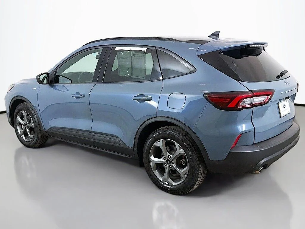 Used 2025 Vapor Blue Metallic Ford ST-Line image 8