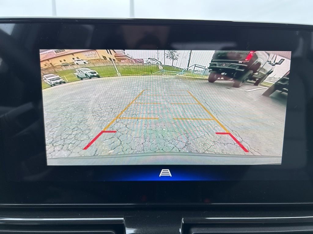 New 2026 Summit White Chevrolet LT image 30