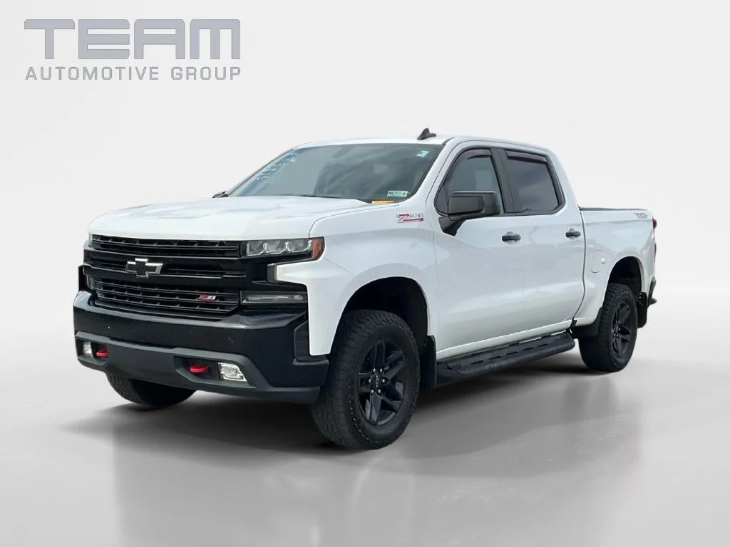 Used 2020 SUMMIT WHITE Chevrolet LT Trail Boss image 3