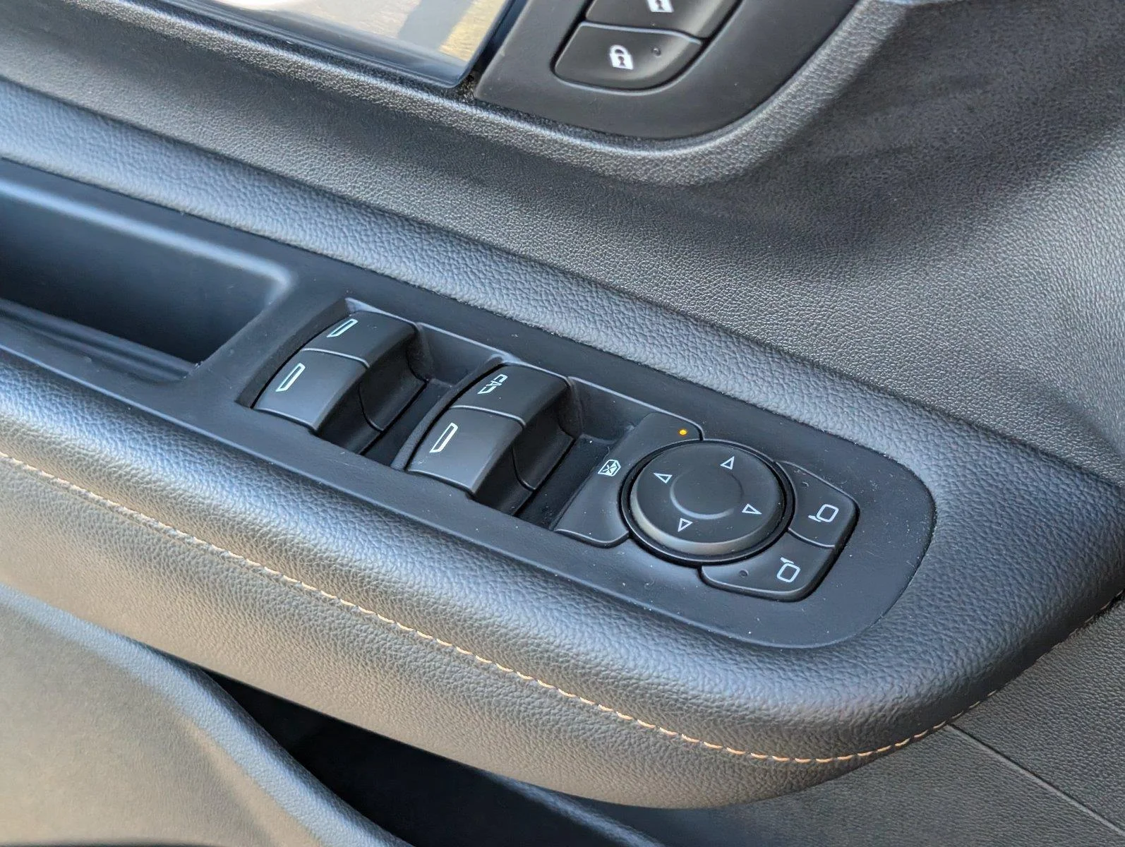 Used 2020 GRAPHITE GRAY METALLIC GMC SLE image 20