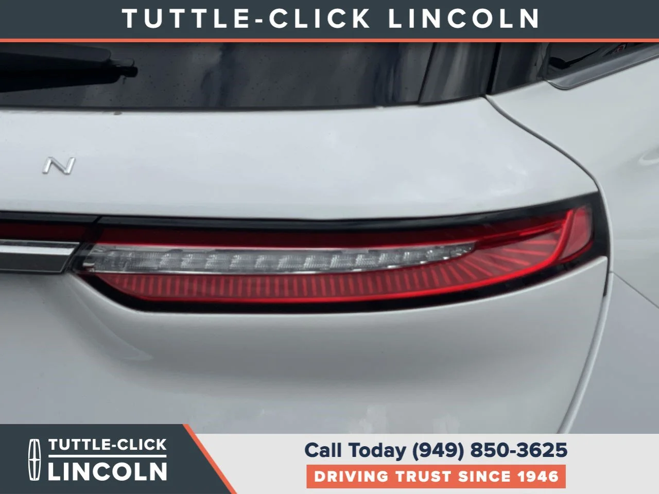 Used 2024 PRISTINE WHITE ME Lincoln Premiere image 18