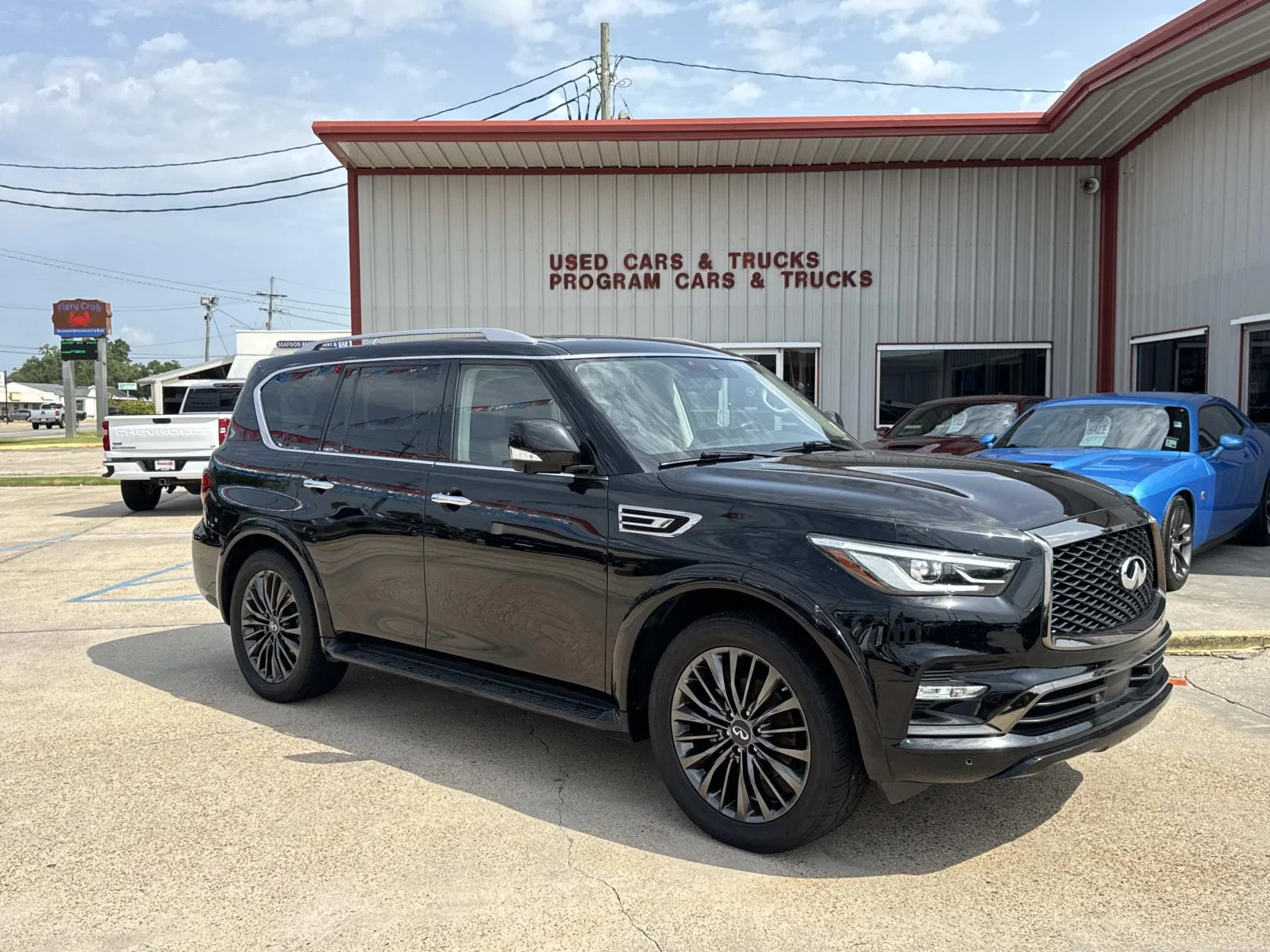 2023 INFINITI QX80 Premium Select