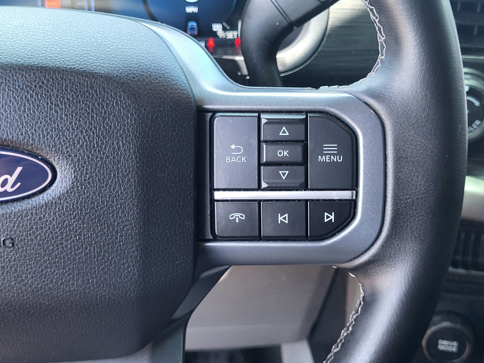Used 2024 Black Ford XLT image 28