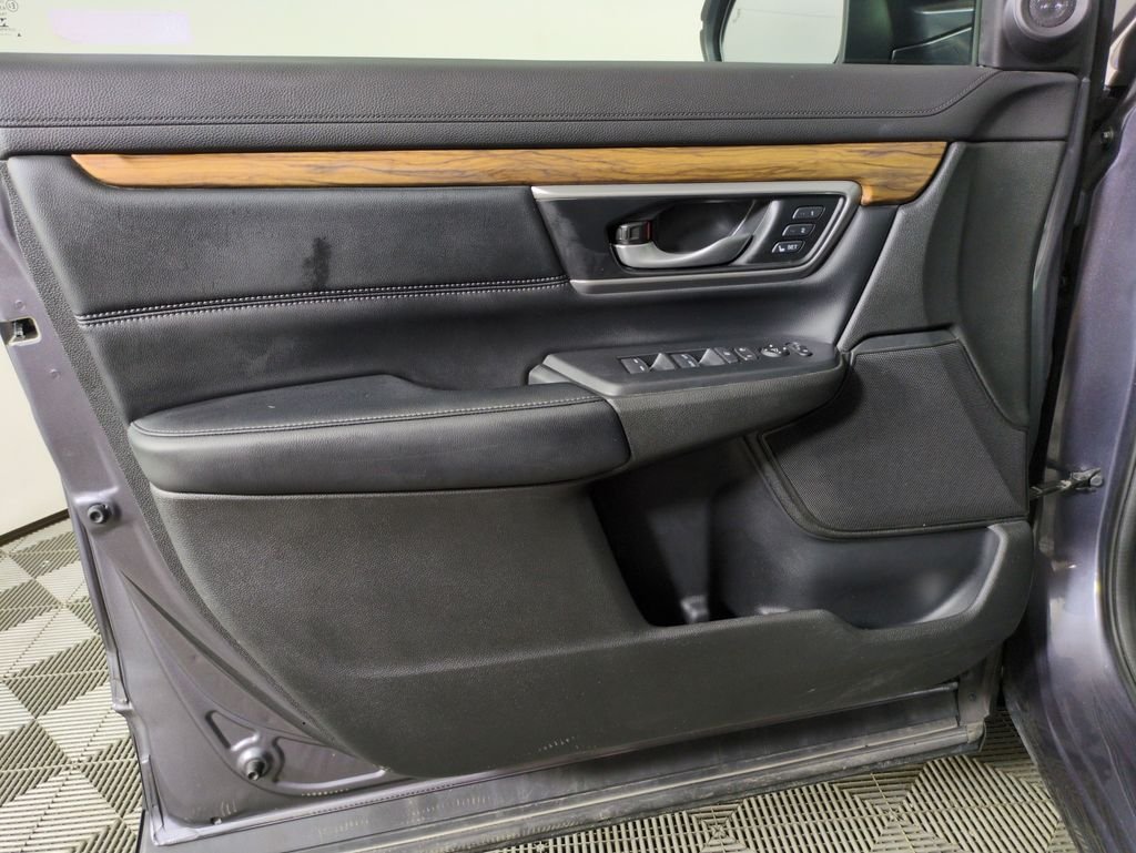 Certified Used 2022 Platinum White Pearl Honda Touring image 13