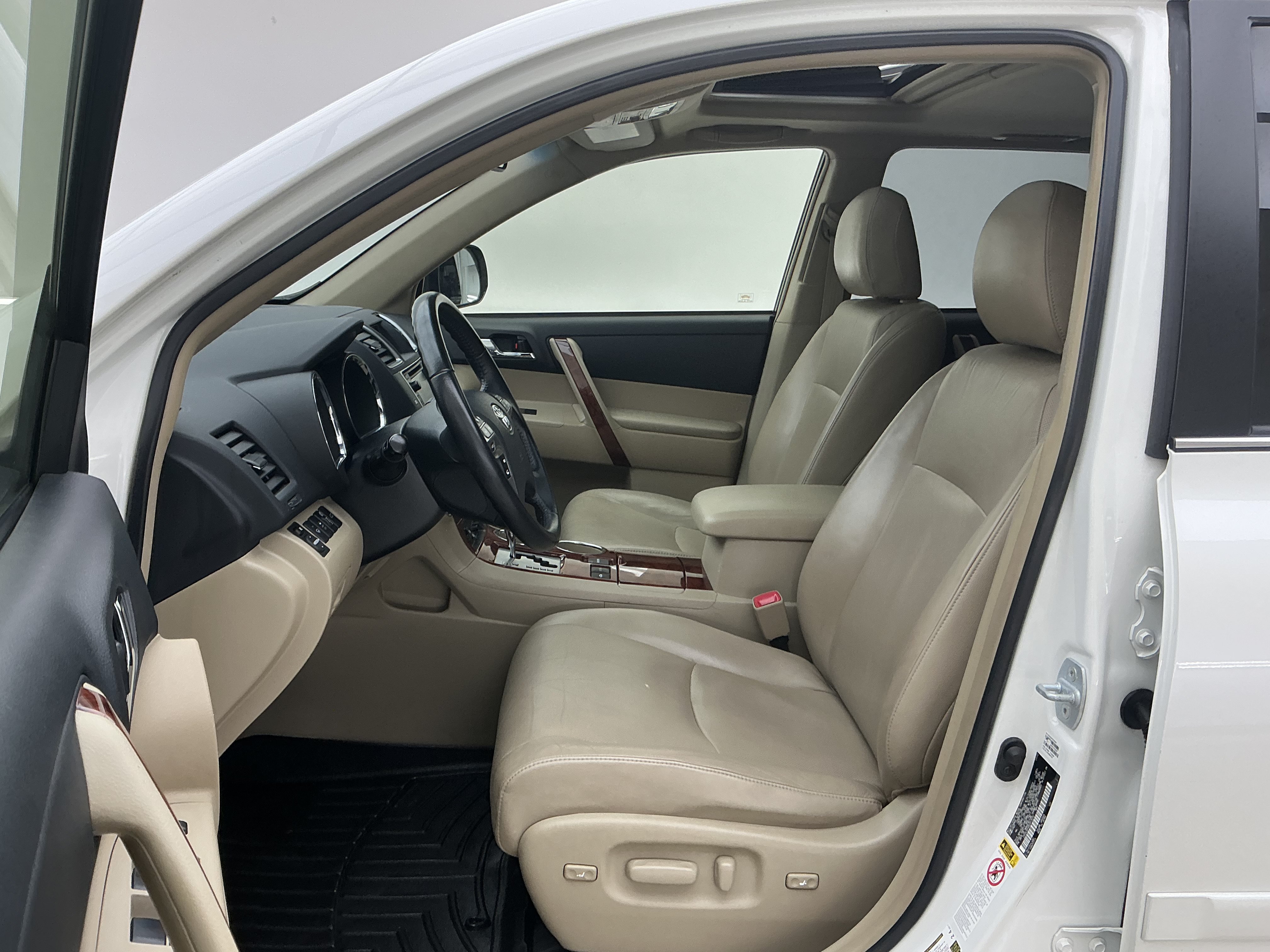 2013 Toyota Highlander Limited Hybrid - Photo 17