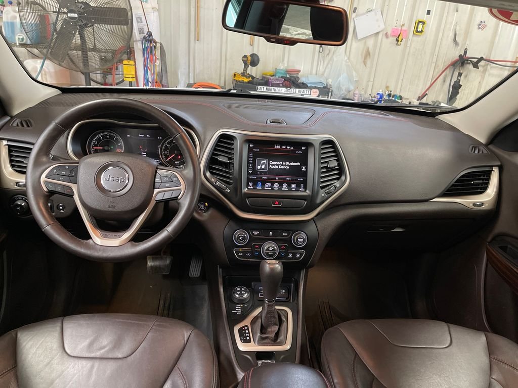 Used 2014 White Jeep Trailhawk image 18