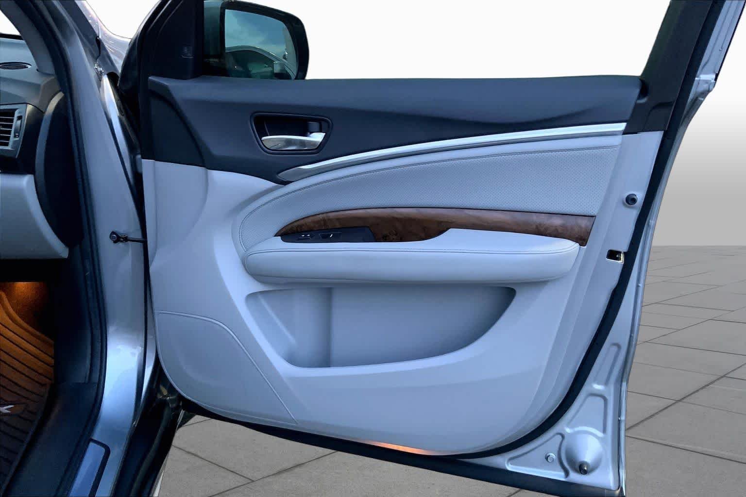 Used 2020 Lunar Silver Metallic Acura w/Technology Pkg image 20