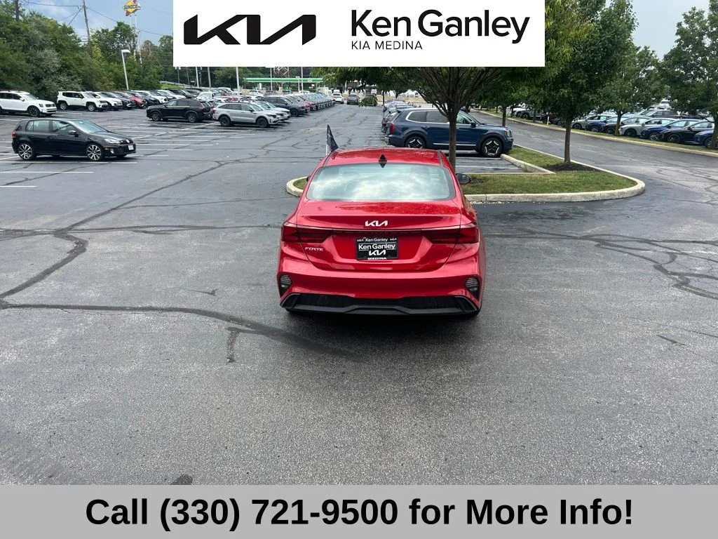 2023 Kia Forte LXS - Photo 13