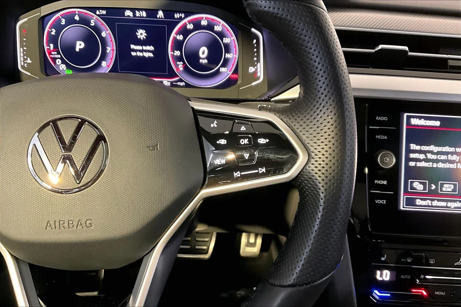 Used 2022 Oryx White Pearl Volkswagen SEL R-Line image 25