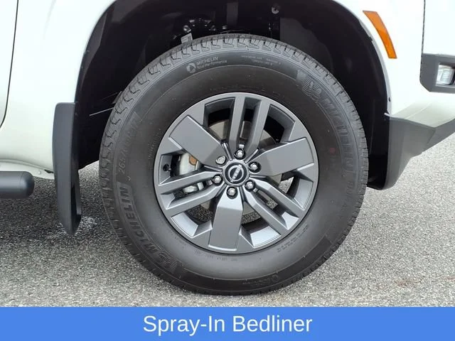 Used 2025 White Nissan Crew Cab SV 4x4 image 28