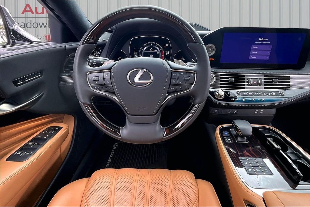 Used 2023 White Lexus 500 Base image 8