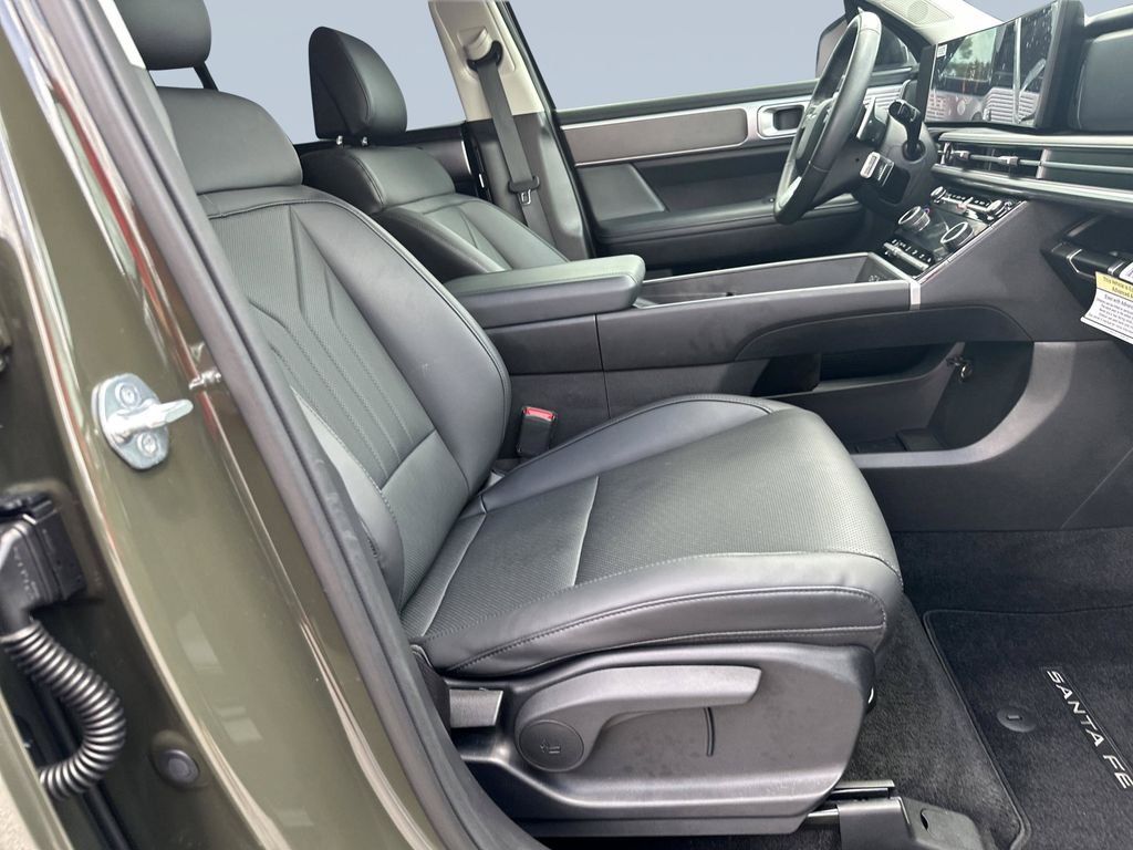Used 2025 Rockwood Green Hyundai SEL image 30