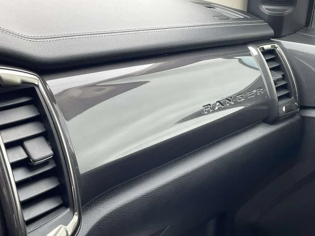 Used 2019 White Platinum Clearcoat Ford Lariat image 36